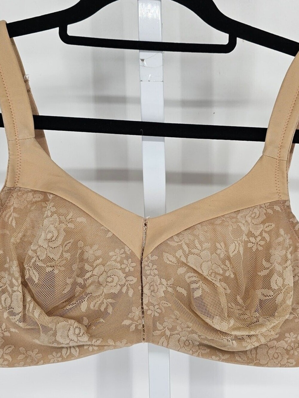 Breezies Womens Sz 34D Unlined Full Coverage T Shirt Bra Beige Lace